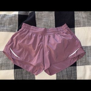 EUC sz 10 HOTTY HOT SHORTS 4”